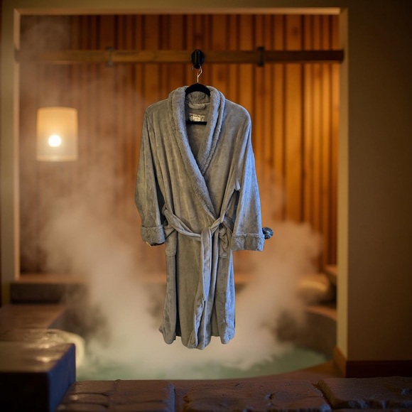 B5 Robe - Picture 2 of 2